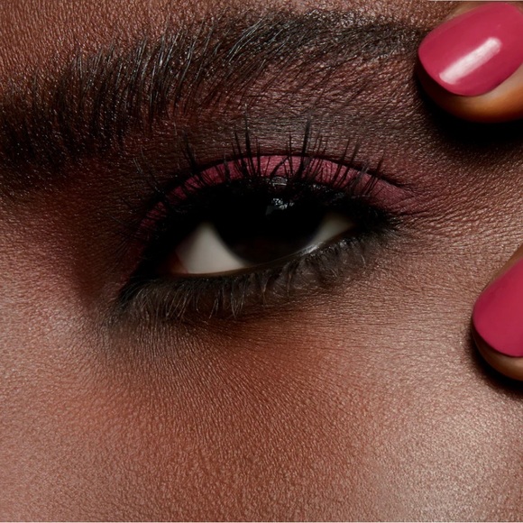 MAC Powder Kiss Soft Matte Eyeshadow Fall In Love - Picture 9 of 10